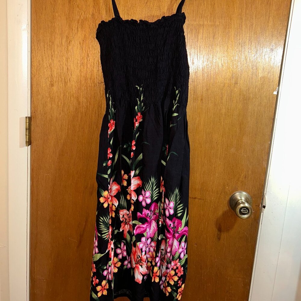 Black Hawaiian Souvenir Dress – Tropical & Flowy 🌺🏝️